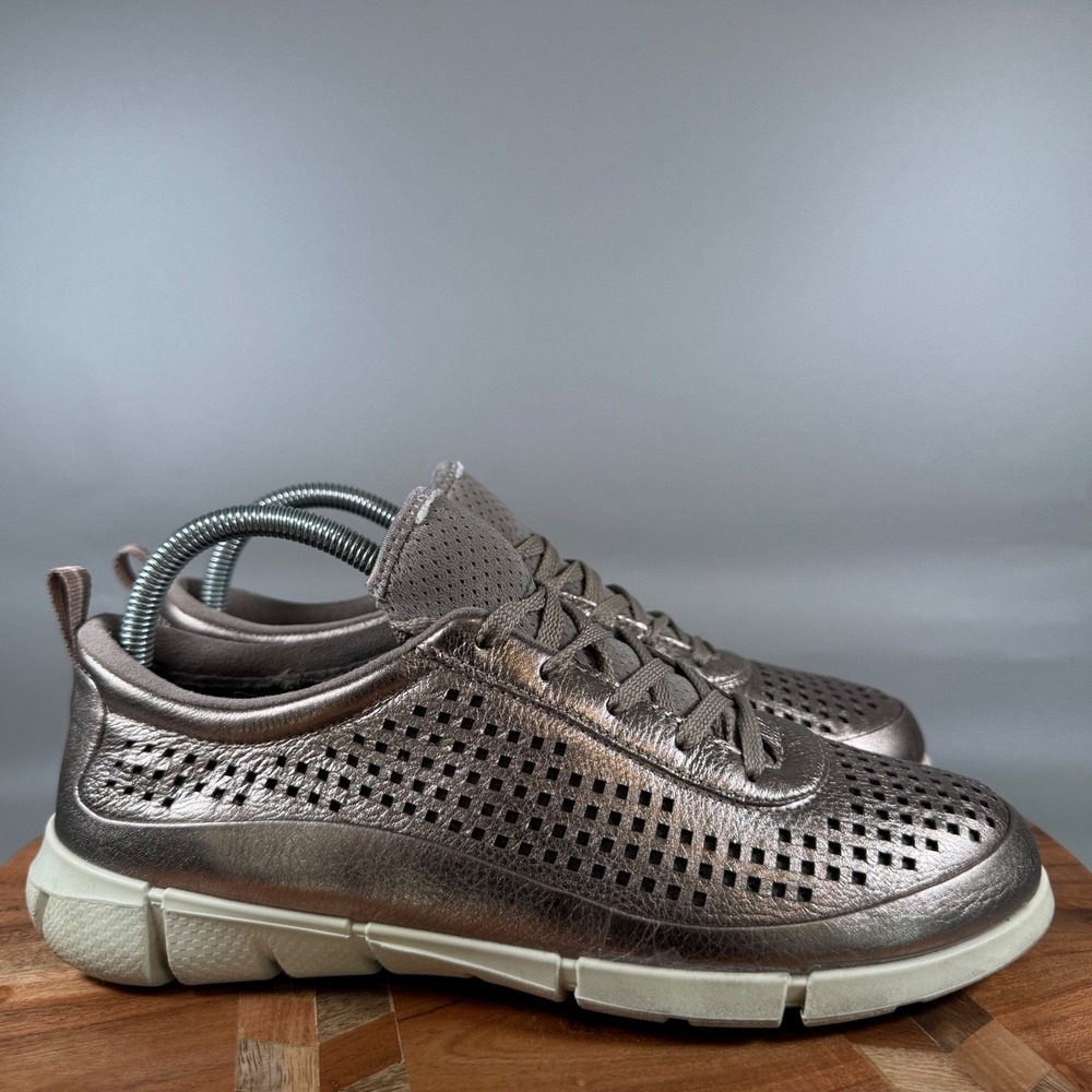 ECCO Intrinsic‎ 2 Rose Gold Perforated Leather Sneakers Womens 40 US 9-9.5